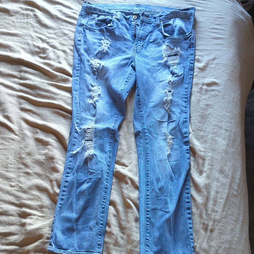 Urban Pipeline Distressed Blue Slim Jeans Straight Leg. Thrashed.
